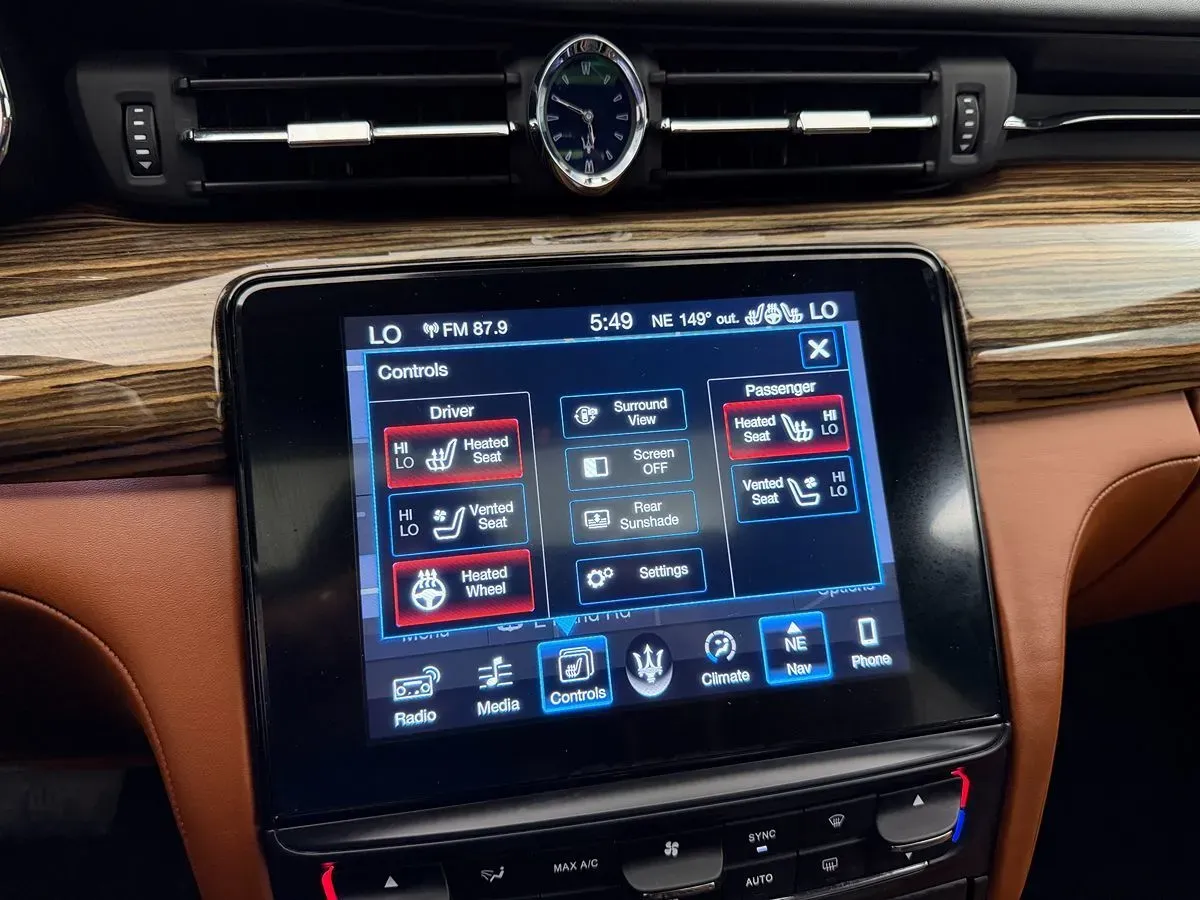 Maserati Quattroporte photo 24