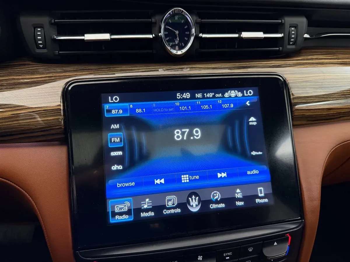 Maserati Quattroporte photo 26