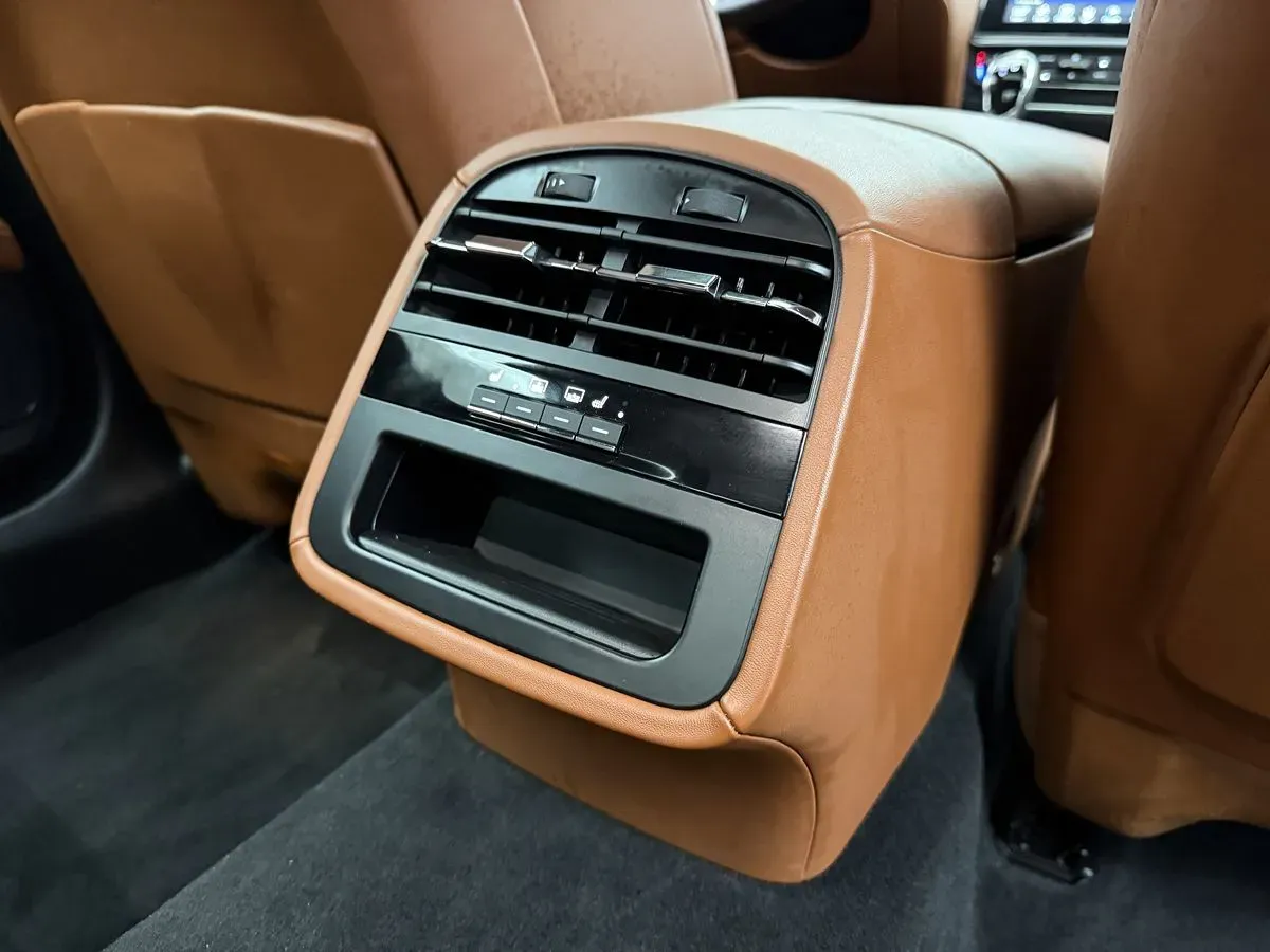 Maserati Quattroporte photo 30