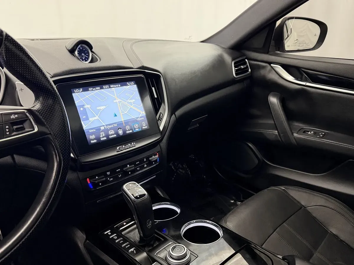 Maserati Ghibli photo 16