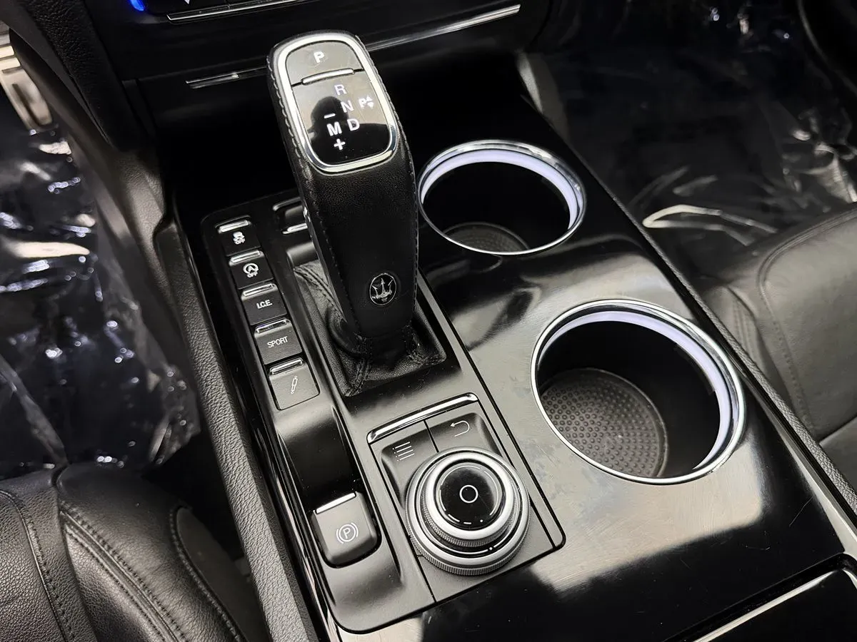 Maserati Ghibli photo 23