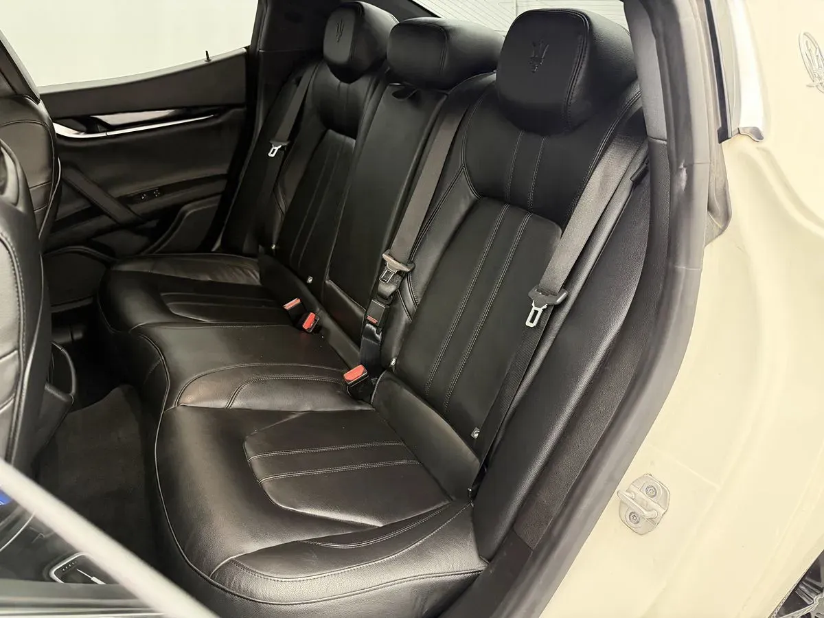 Maserati Ghibli photo 24