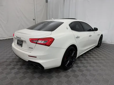 More photos of 2019 Maserati Ghibli S GranSport at Autos of Chicago, IL