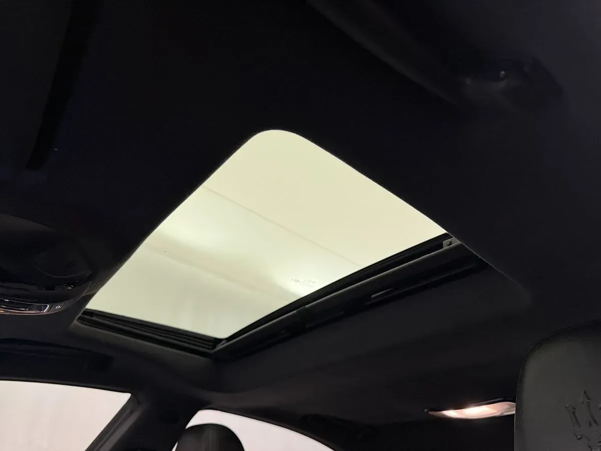 Maserati Ghibli photo 9