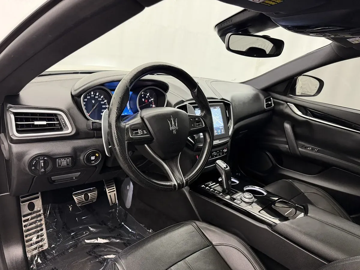 Maserati Ghibli photo 8