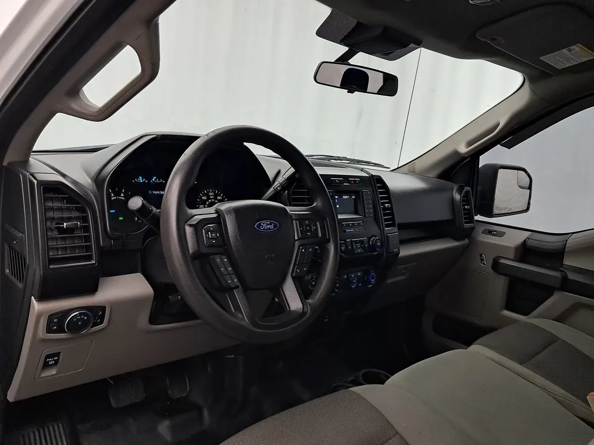 Ford F-150 photo 8