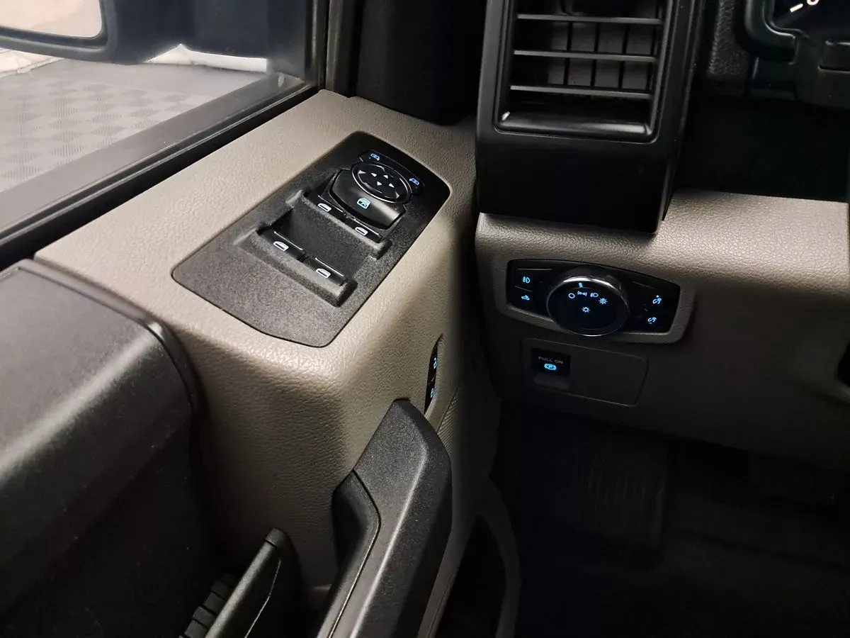 Ford F-150 photo 15