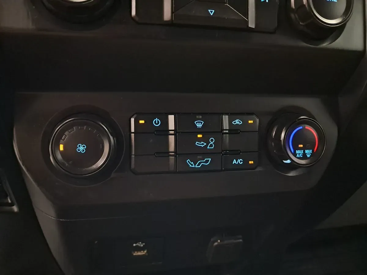 Ford F-150 photo 21