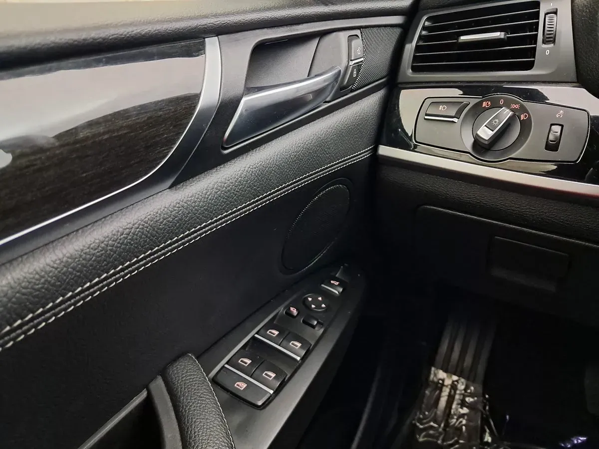 BMW X4 photo 12