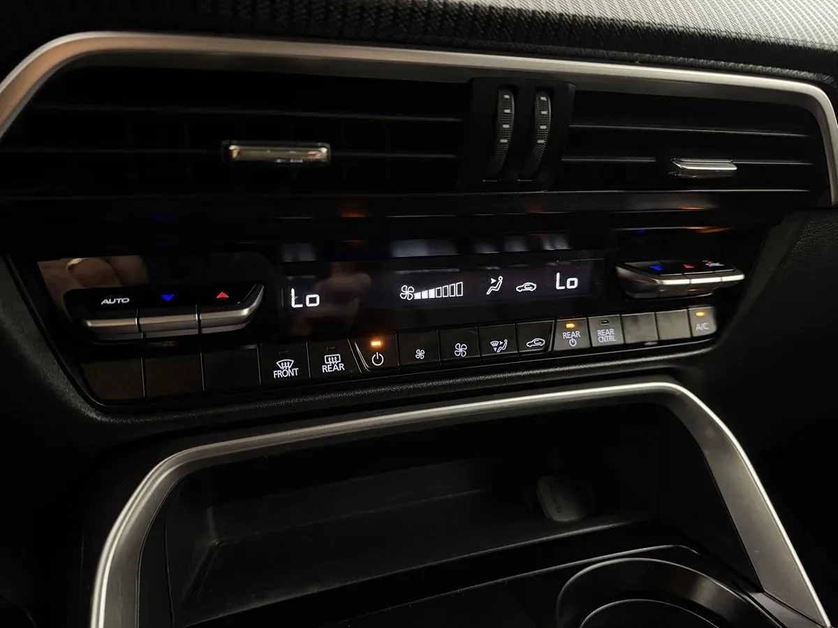 Mazda CX-90 photo 34