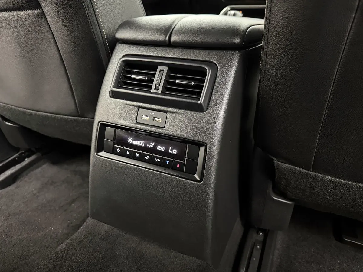 Mazda CX-90 photo 37