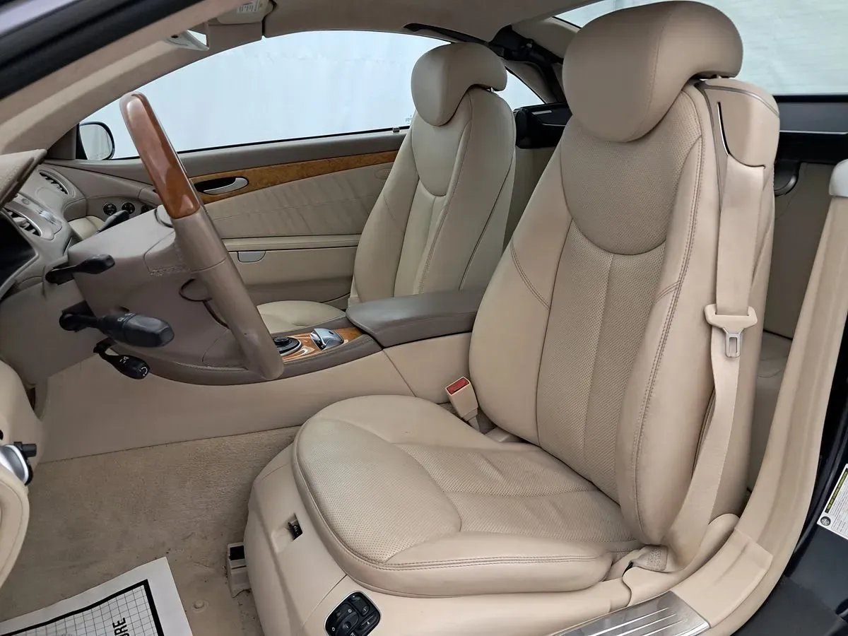 Mercedes-Benz SL-Class photo 15