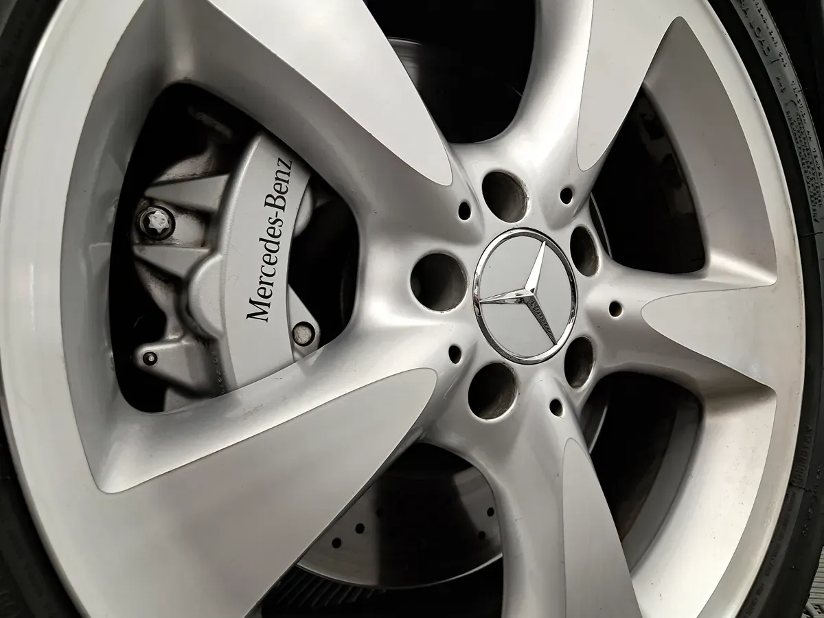 Mercedes-Benz SL-Class photo 13