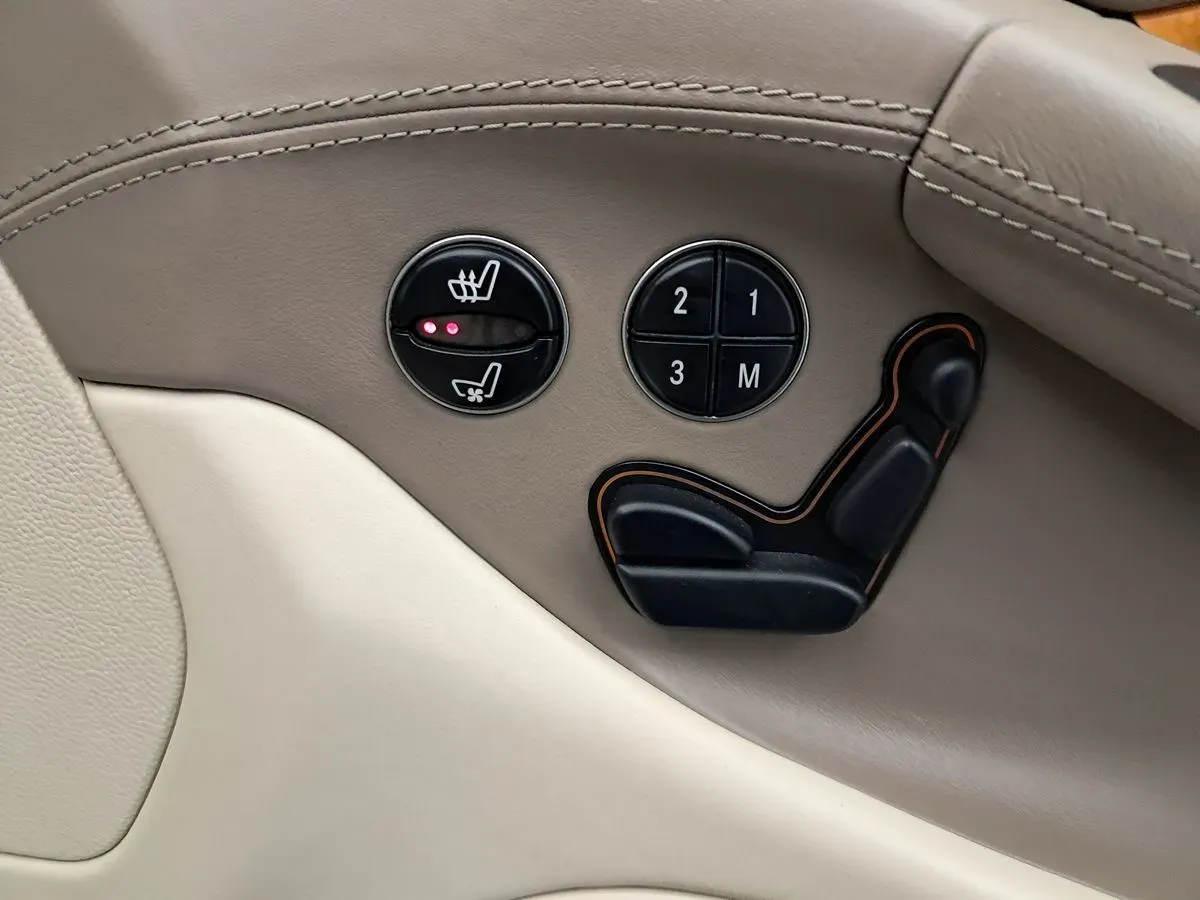 Mercedes-Benz SL-Class photo 40