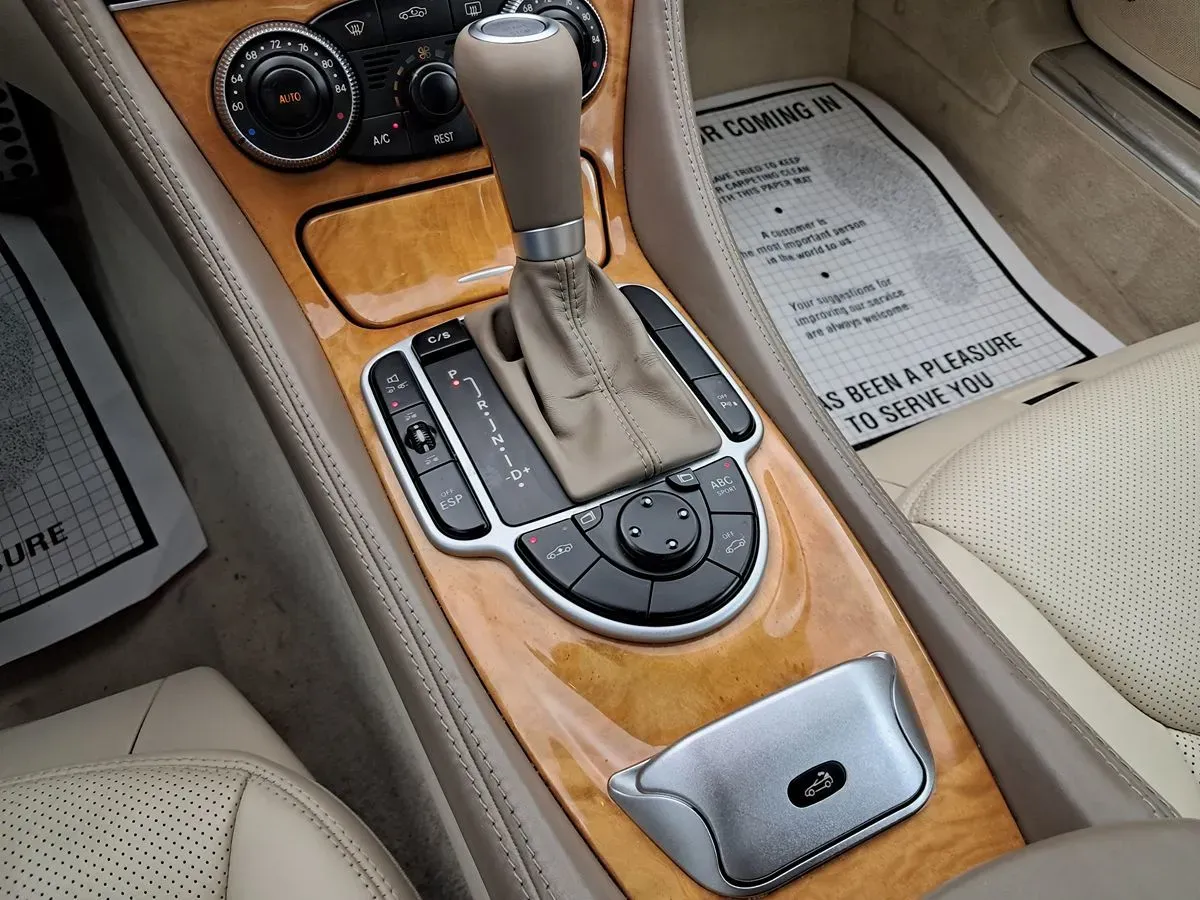 Mercedes-Benz SL-Class photo 27