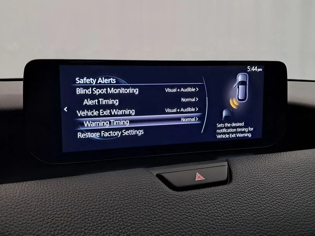 Mazda CX-90 photo 32