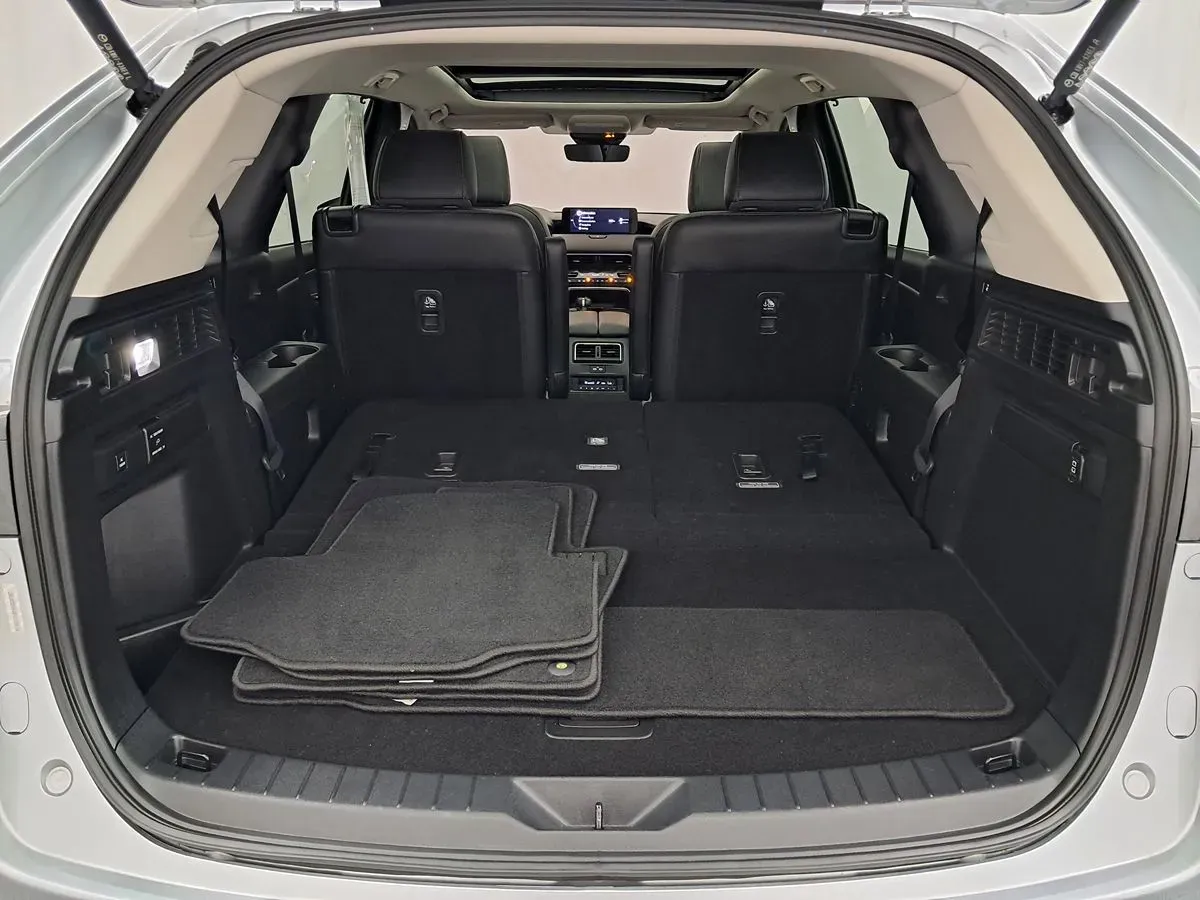 Mazda CX-90 photo 60