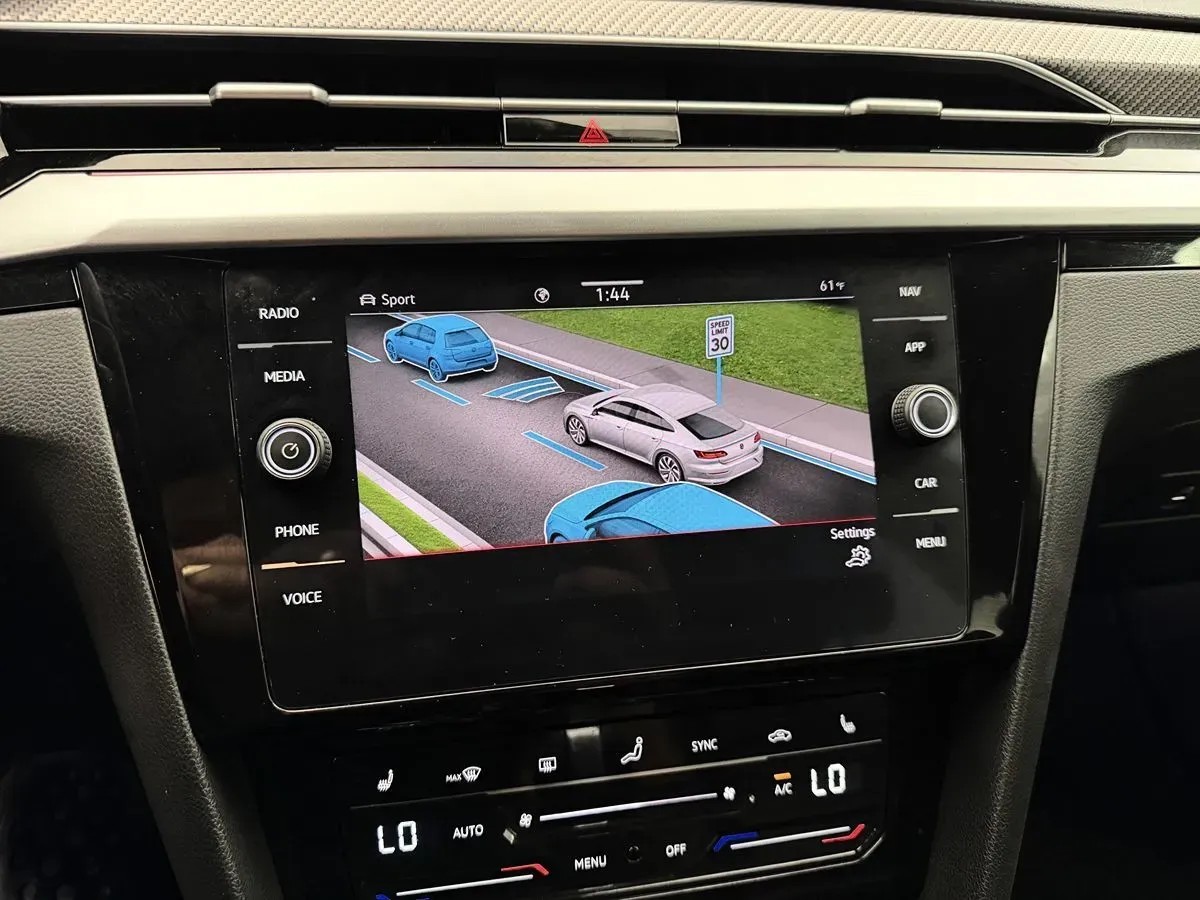 Volkswagen Arteon photo 18