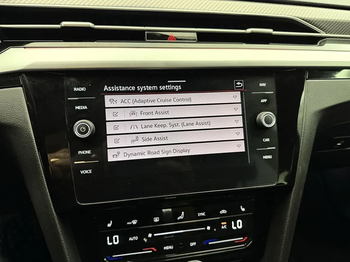 Volkswagen Arteon photo 19