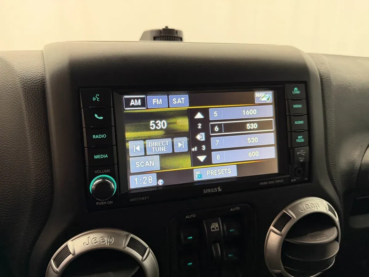 Jeep Wrangler photo 16