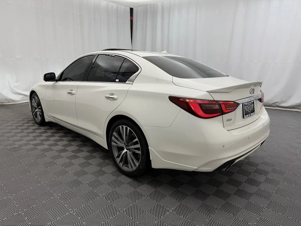 Infiniti Q50 photo 7