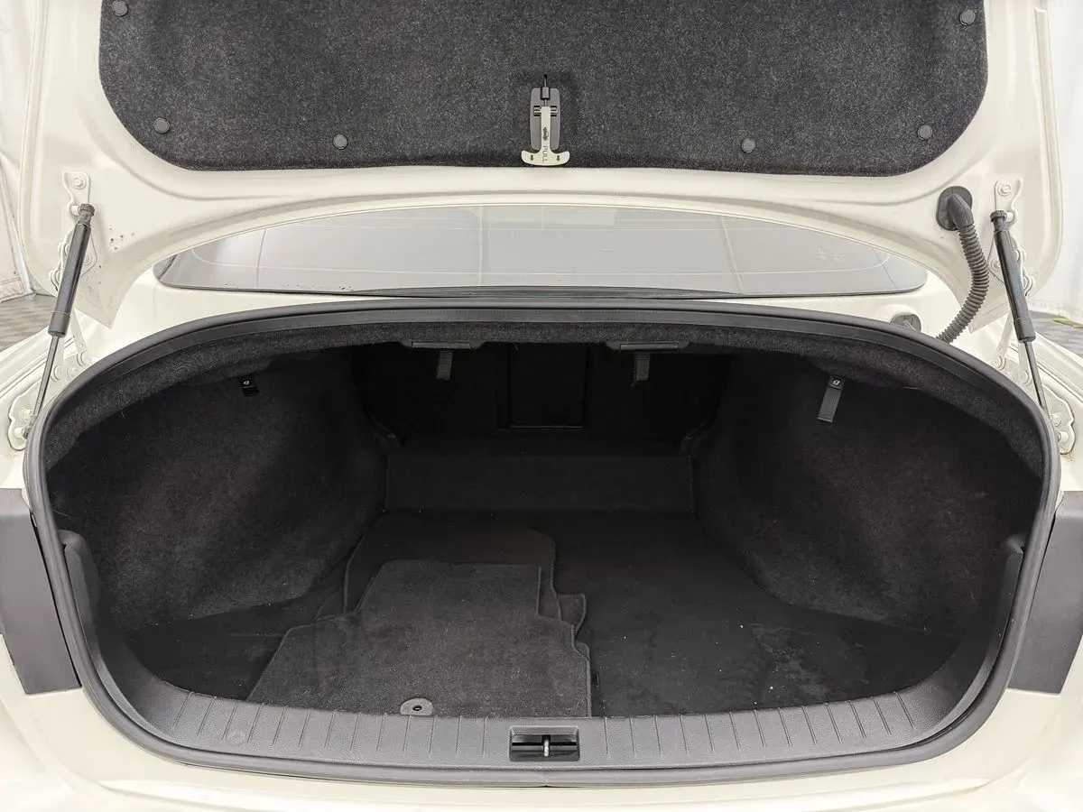 Infiniti Q50 photo 33