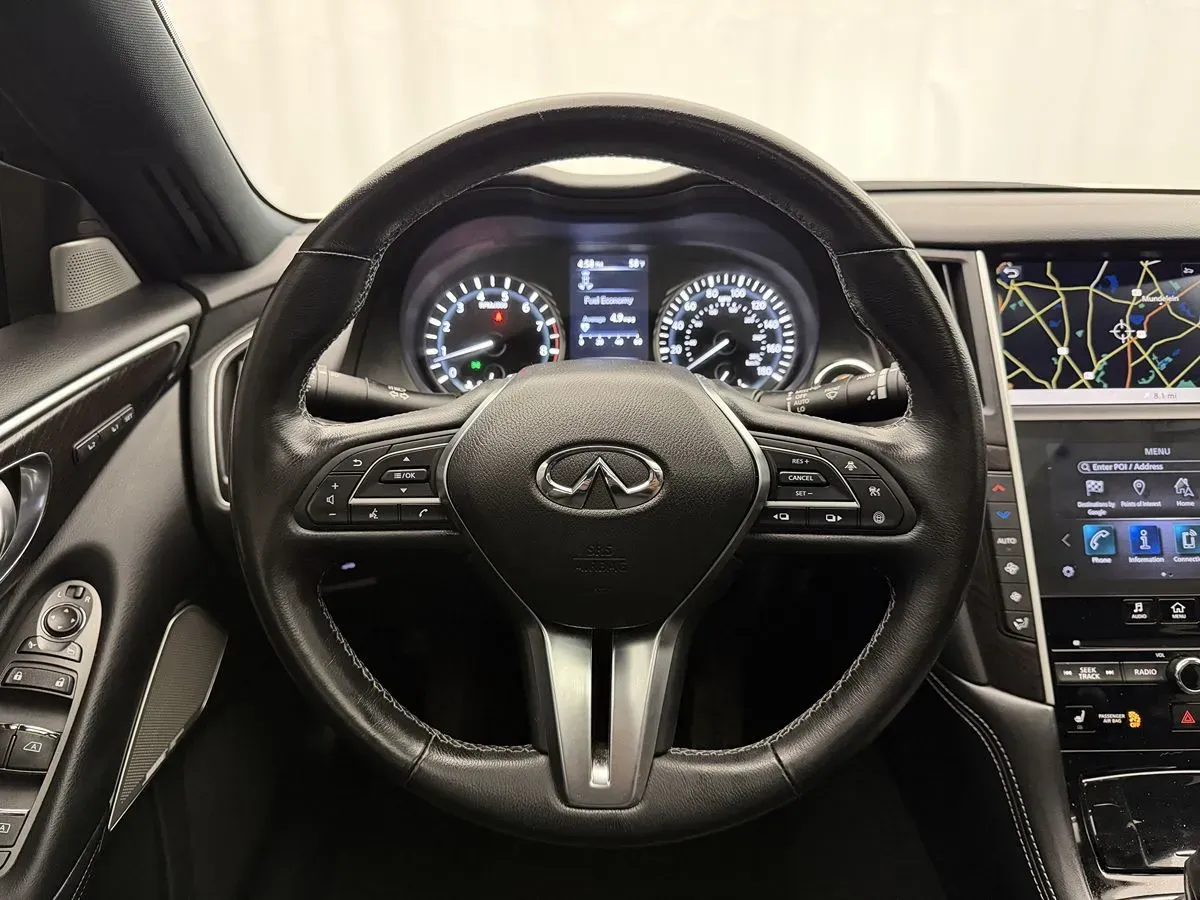 Infiniti Q50 photo 12