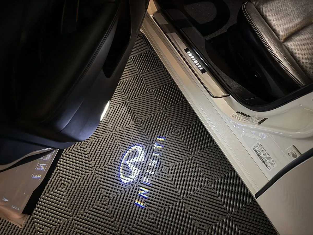 Infiniti Q50 photo 8
