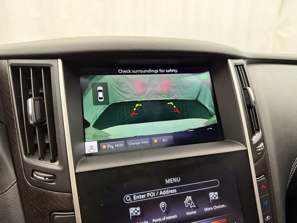 Infiniti Q50 photo 26