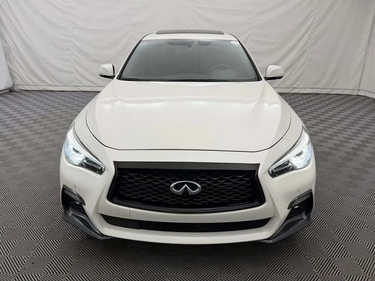 Infiniti Q50 photo 3