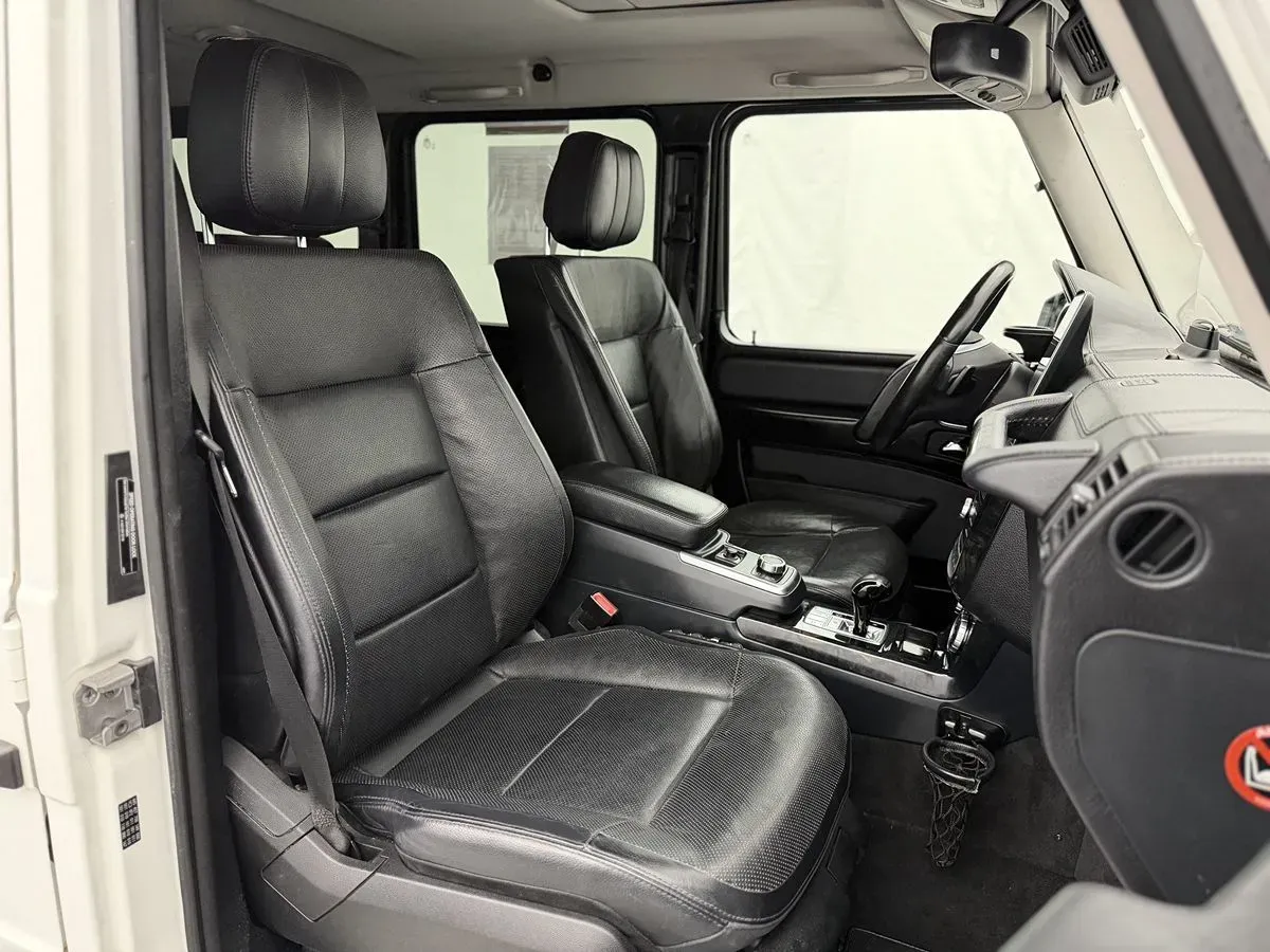 Mercedes-Benz G-Class photo 28