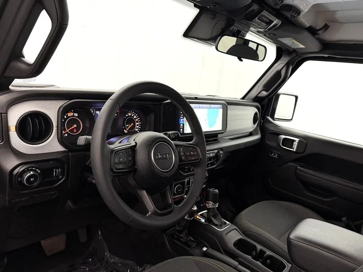 Jeep Wrangler photo 11