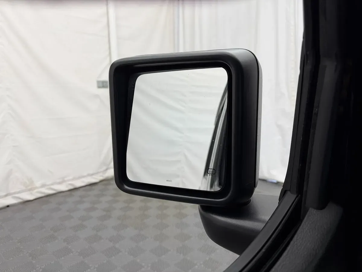 Jeep Wrangler photo 16