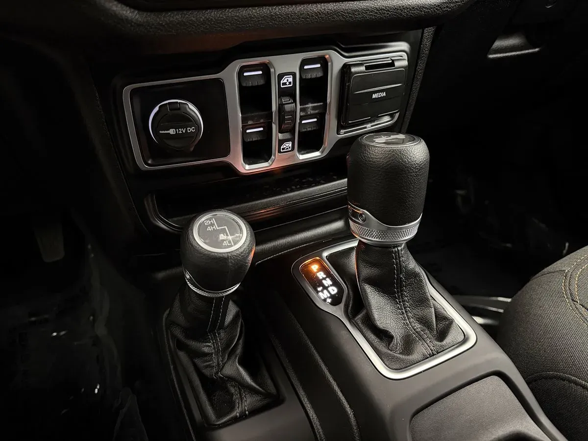 Jeep Wrangler photo 28