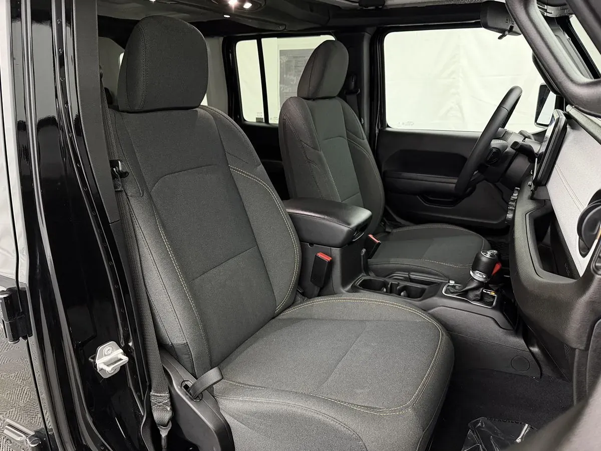 Jeep Wrangler photo 31