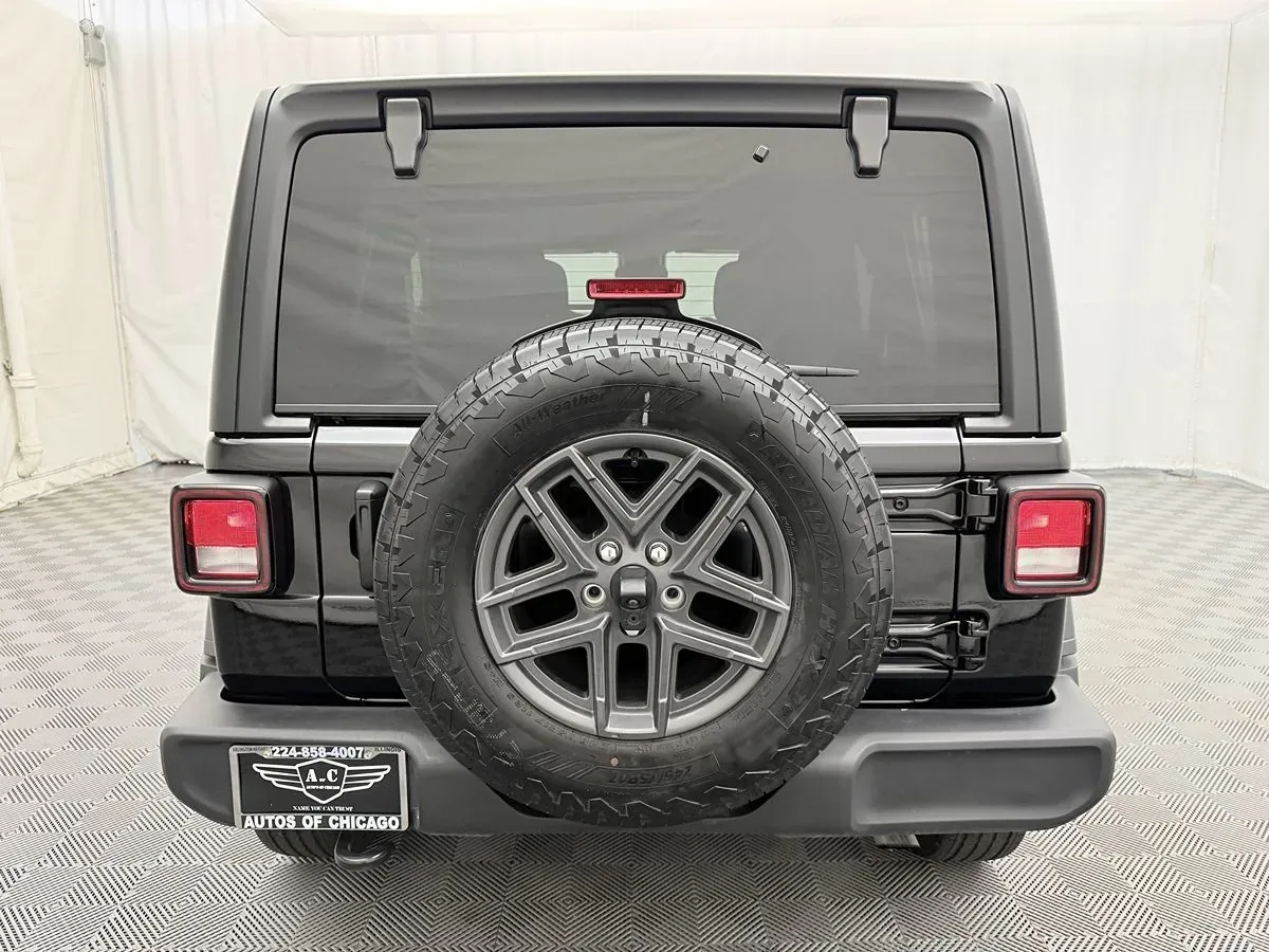Jeep Wrangler photo 5