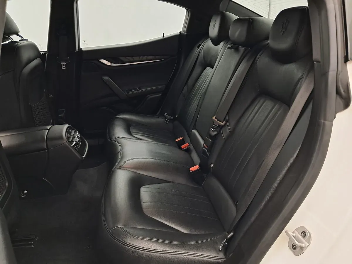 Maserati Ghibli photo 20