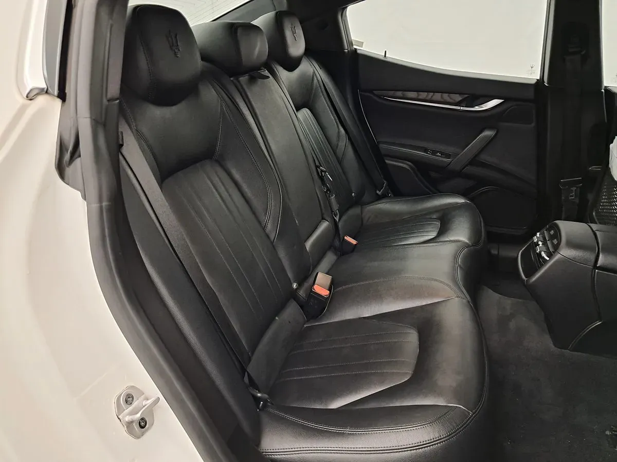 Maserati Ghibli photo 21