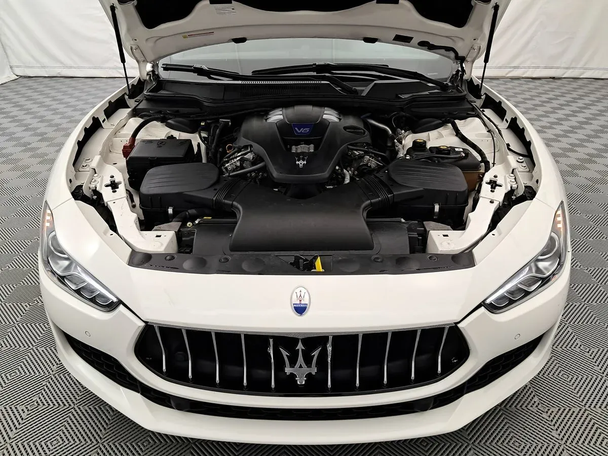 Maserati Ghibli photo 24