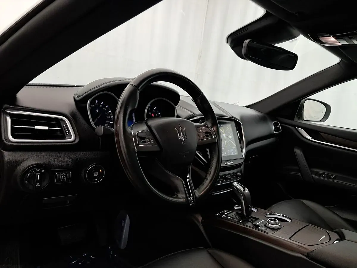 Maserati Ghibli photo 5