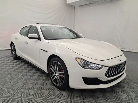 Photos of 2019 Maserati Ghibli S Q4 for sale in Arlington Heights, IL at Autos of Chicago