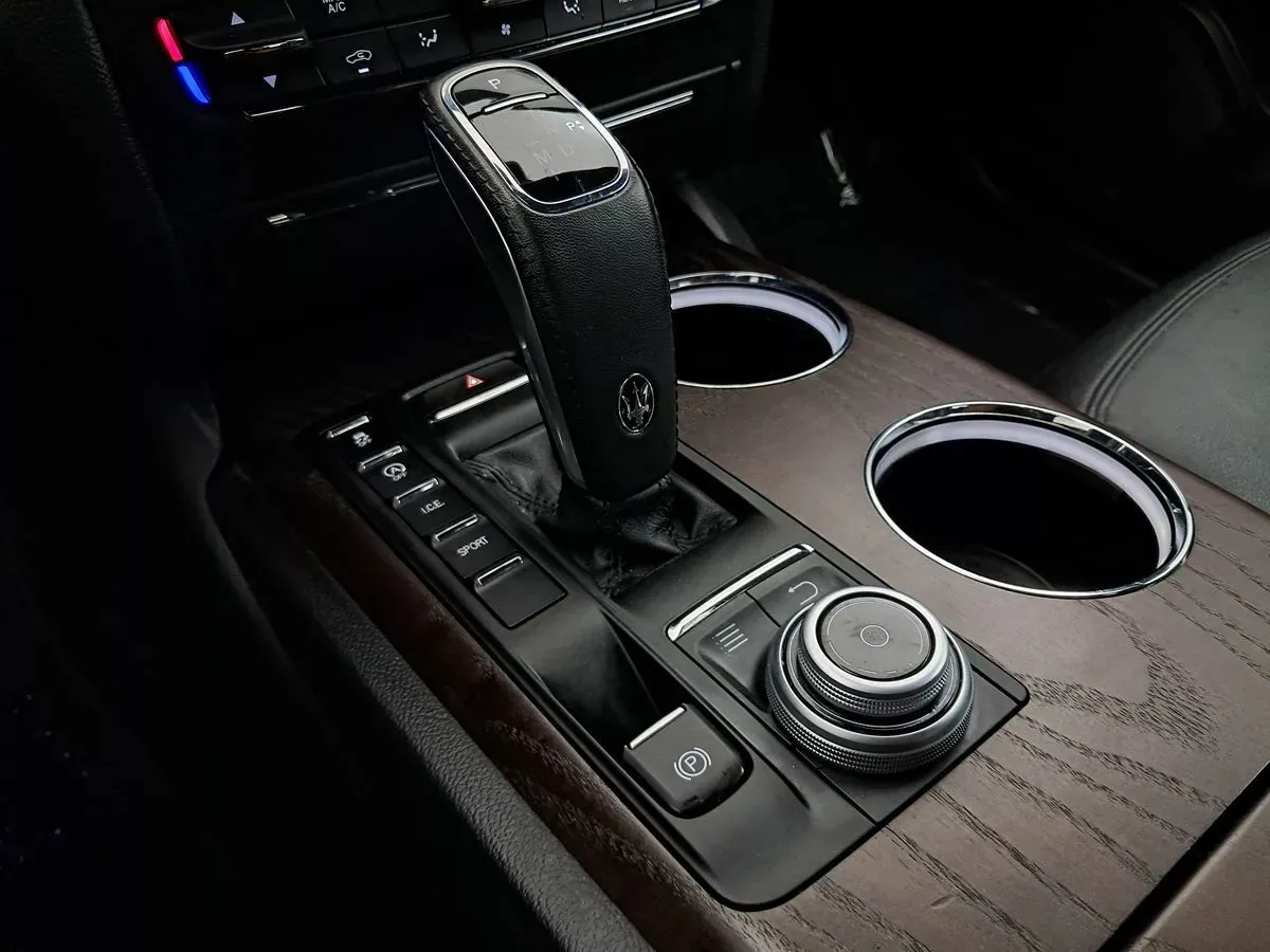 Maserati Ghibli photo 19