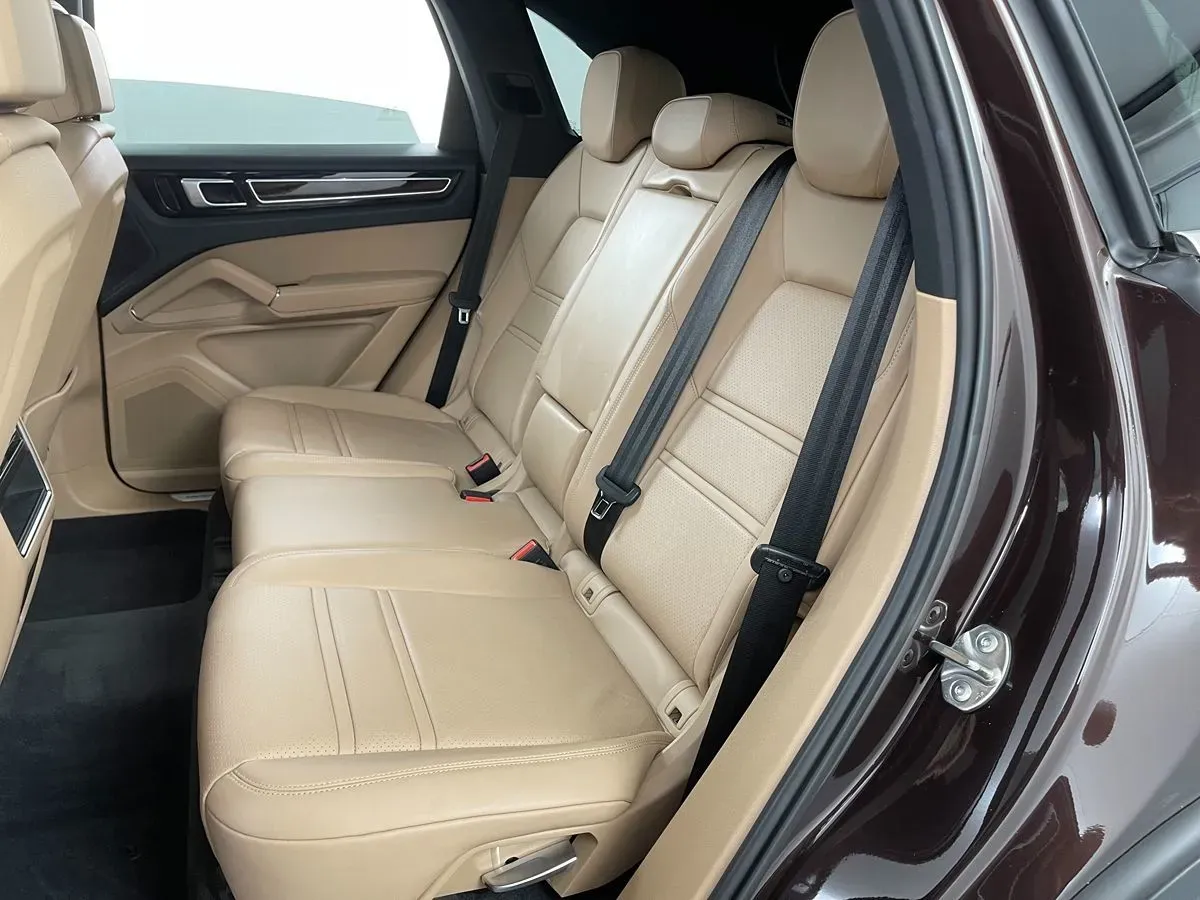 Porsche Cayenne photo 31