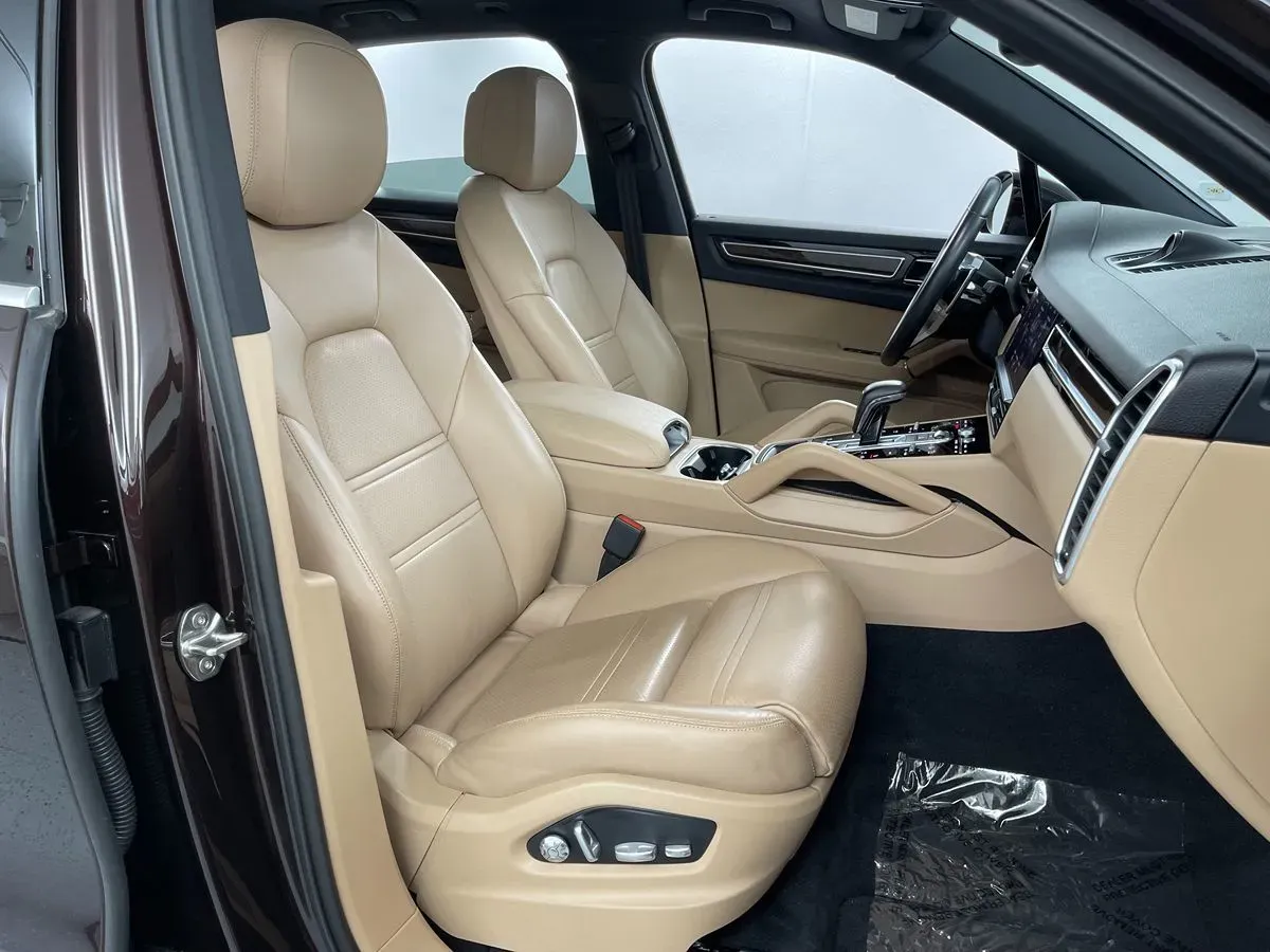 Porsche Cayenne photo 33