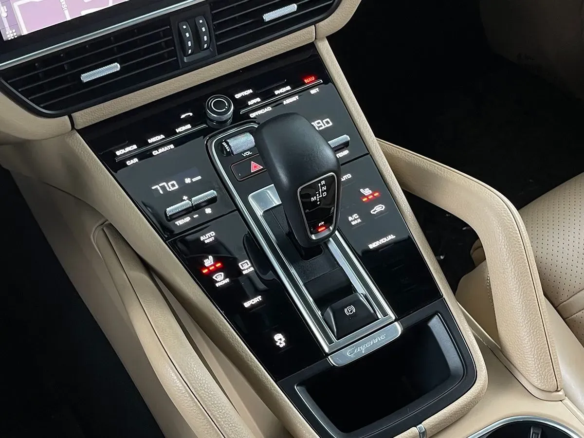 Porsche Cayenne photo 26