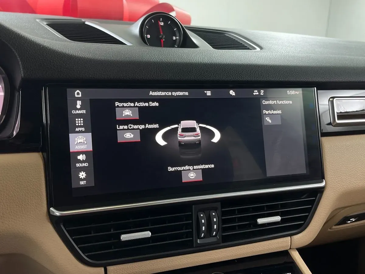 Porsche Cayenne photo 23