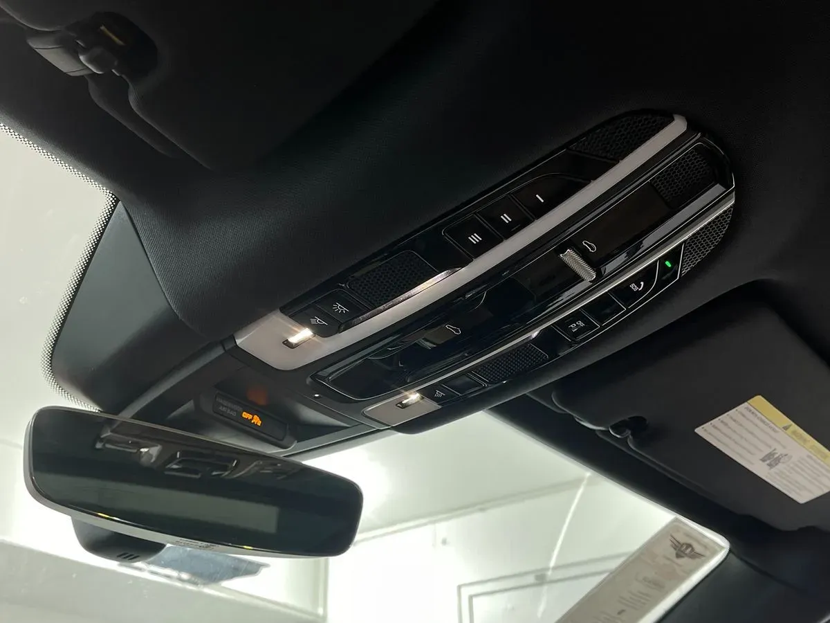 Porsche Cayenne photo 30