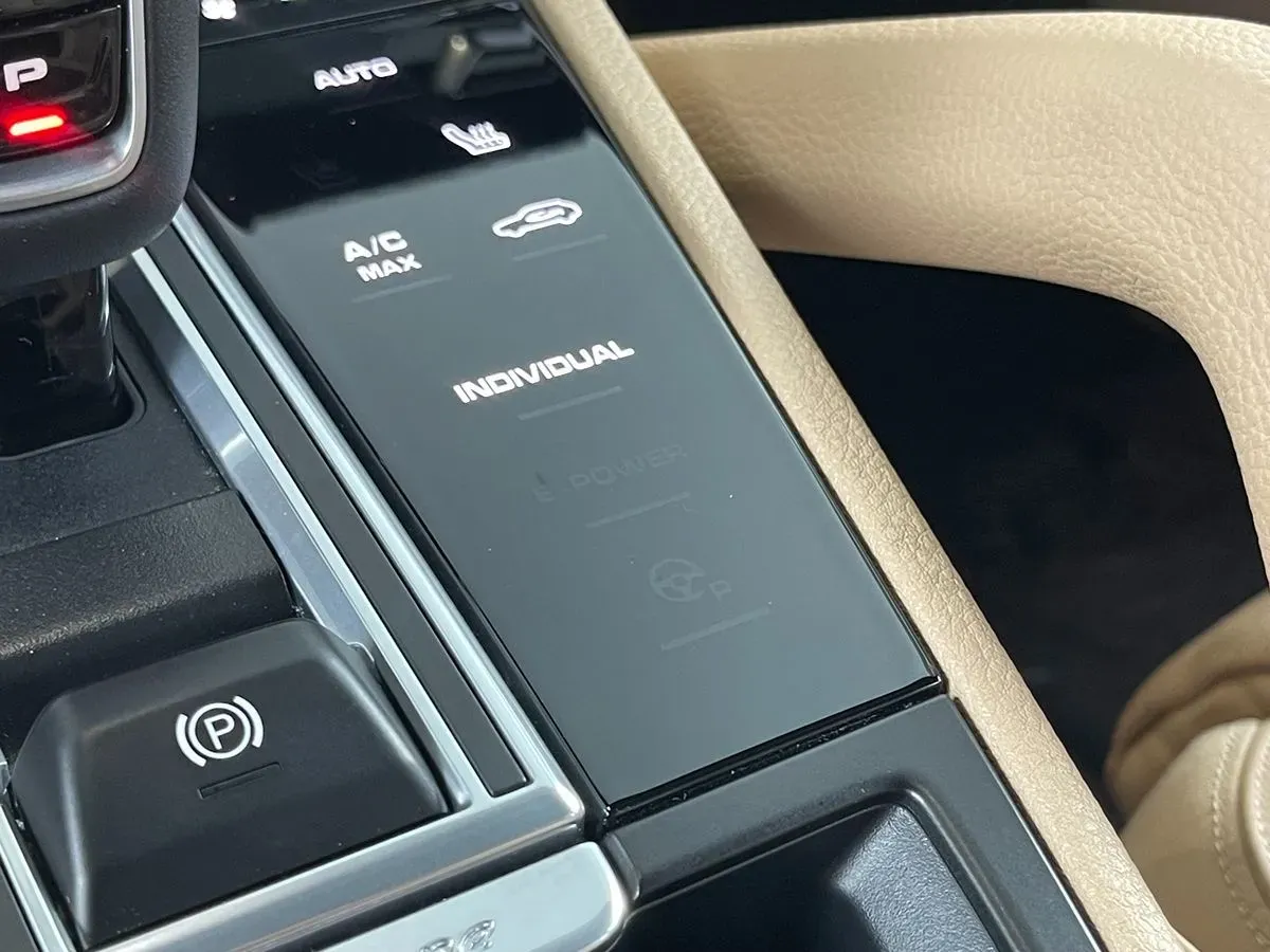 Porsche Cayenne photo 27