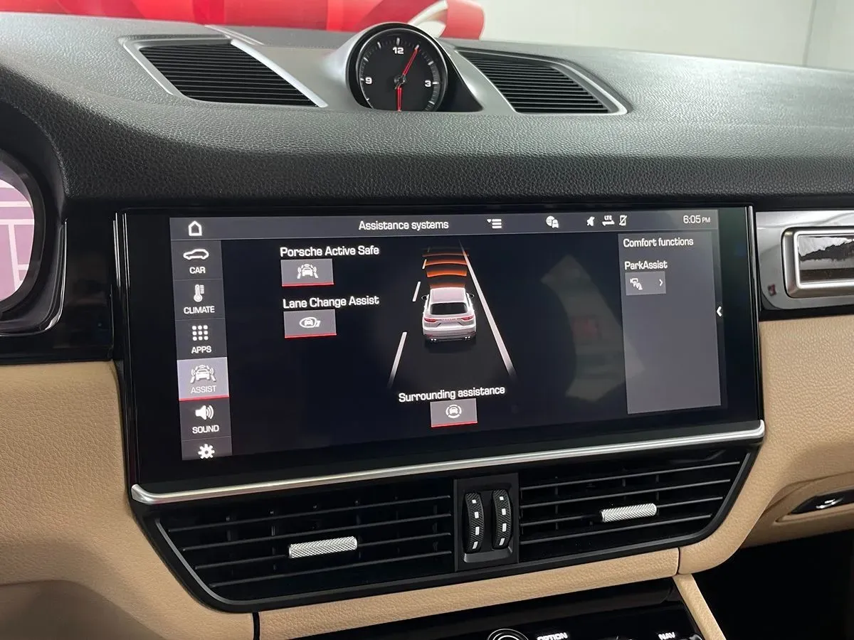 Porsche Cayenne photo 20