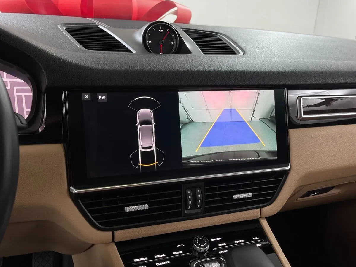 Porsche Cayenne photo 21